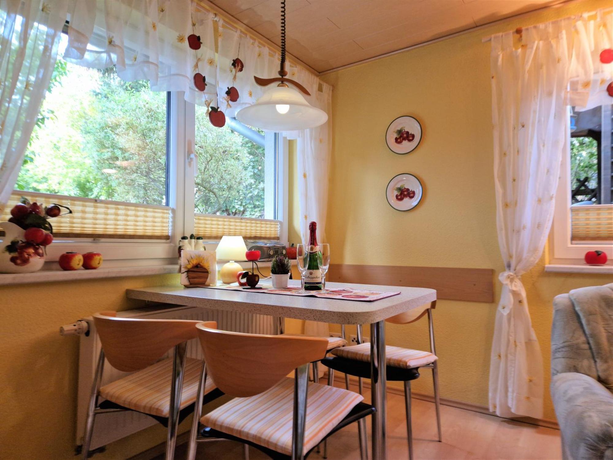 Ahlbeck, Ferienobjekt Apfel-Blume-Veilchen Apartman Heringsdorf  Szoba fotó