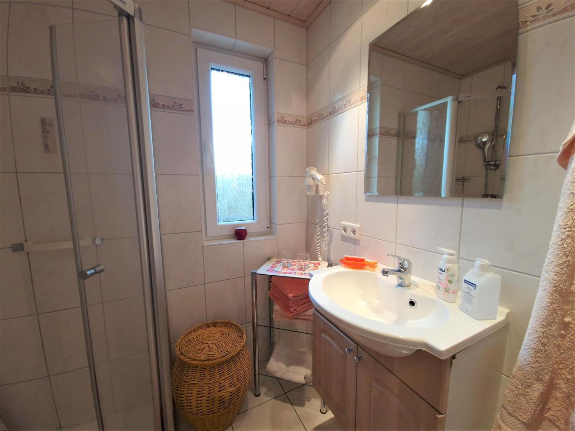 Ahlbeck, Ferienobjekt Apfel-Blume-Veilchen Apartman Heringsdorf  Szoba fotó