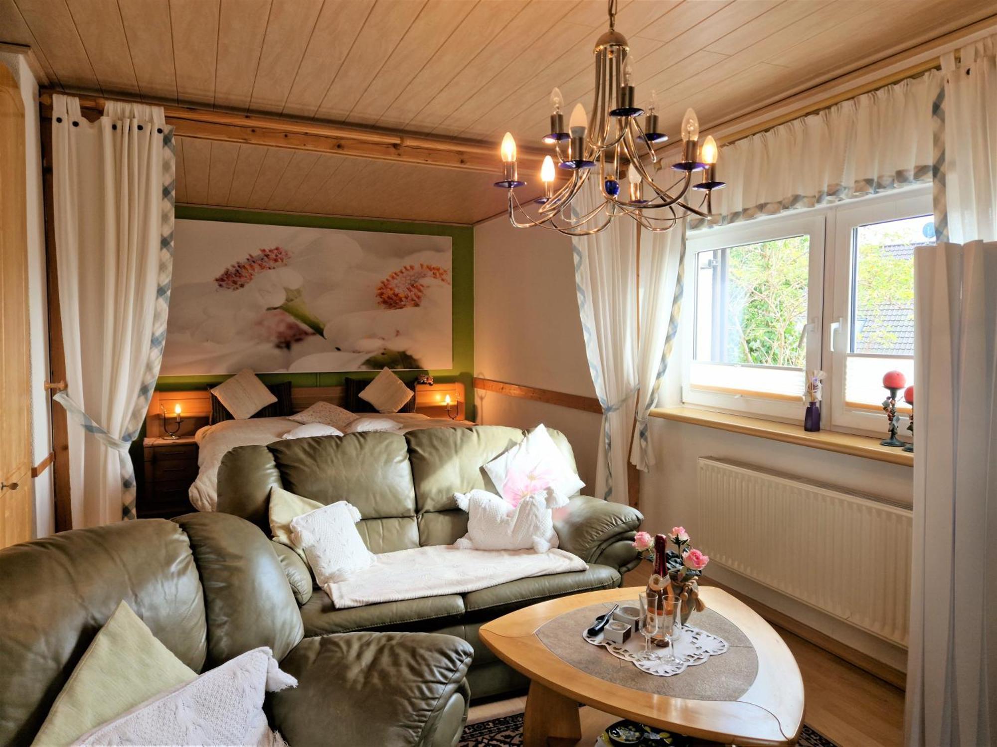 Ahlbeck, Ferienobjekt Apfel-Blume-Veilchen Apartman Heringsdorf  Szoba fotó